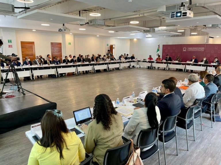 Aguascalientes impulsa una educación libre, democrática y con valores