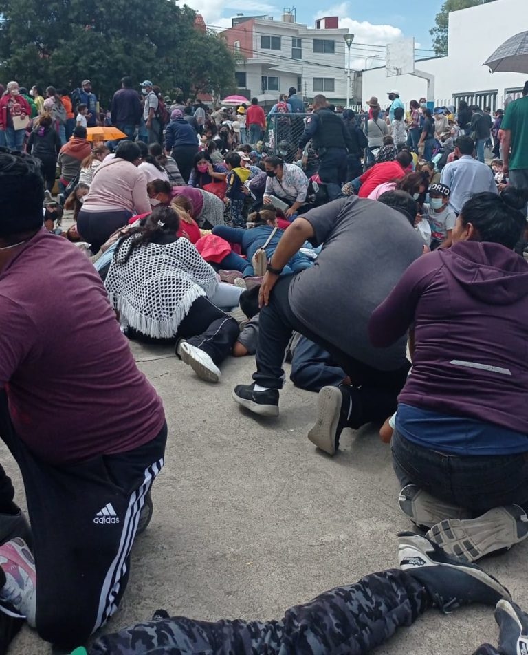 Sujetos armados provocan balacera en centro de vacunación para niños en Puebla
