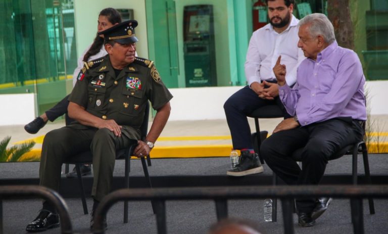 ¿Quién controla a quién? ¿El presidente al Ejército o éste a él? / Convicciones 