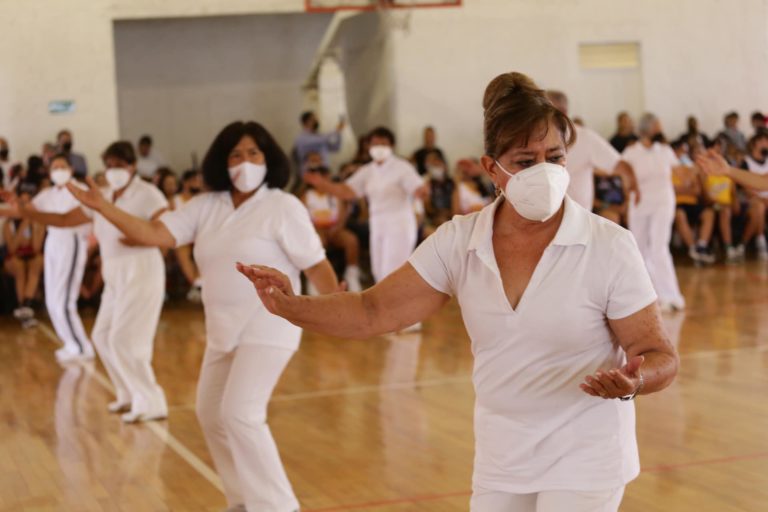 Clausura DIF capitalino cursos recreativos en centros de desarrollo comunitario