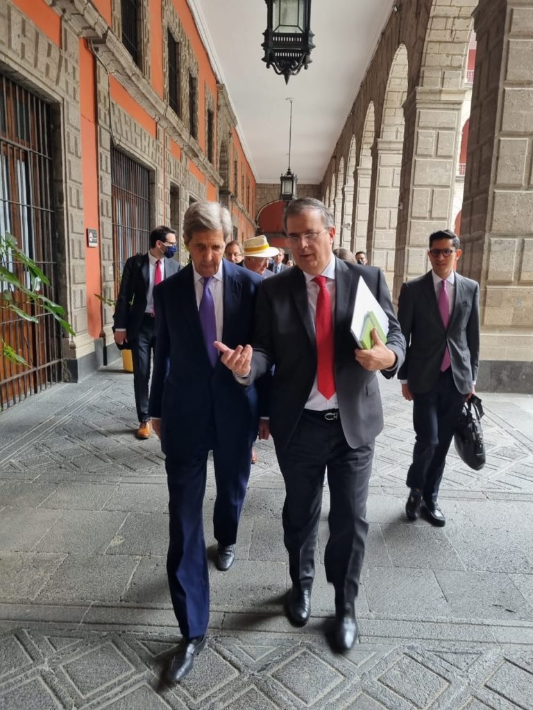 Kerry: AMLO anunciará en breve que México da la bienvenida a inversión privada en energías limpias
