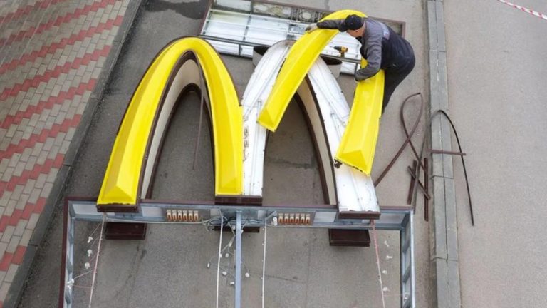 Restaurantes que tenía McDonald’s en Rusia reabrirán bajo una nueva marca