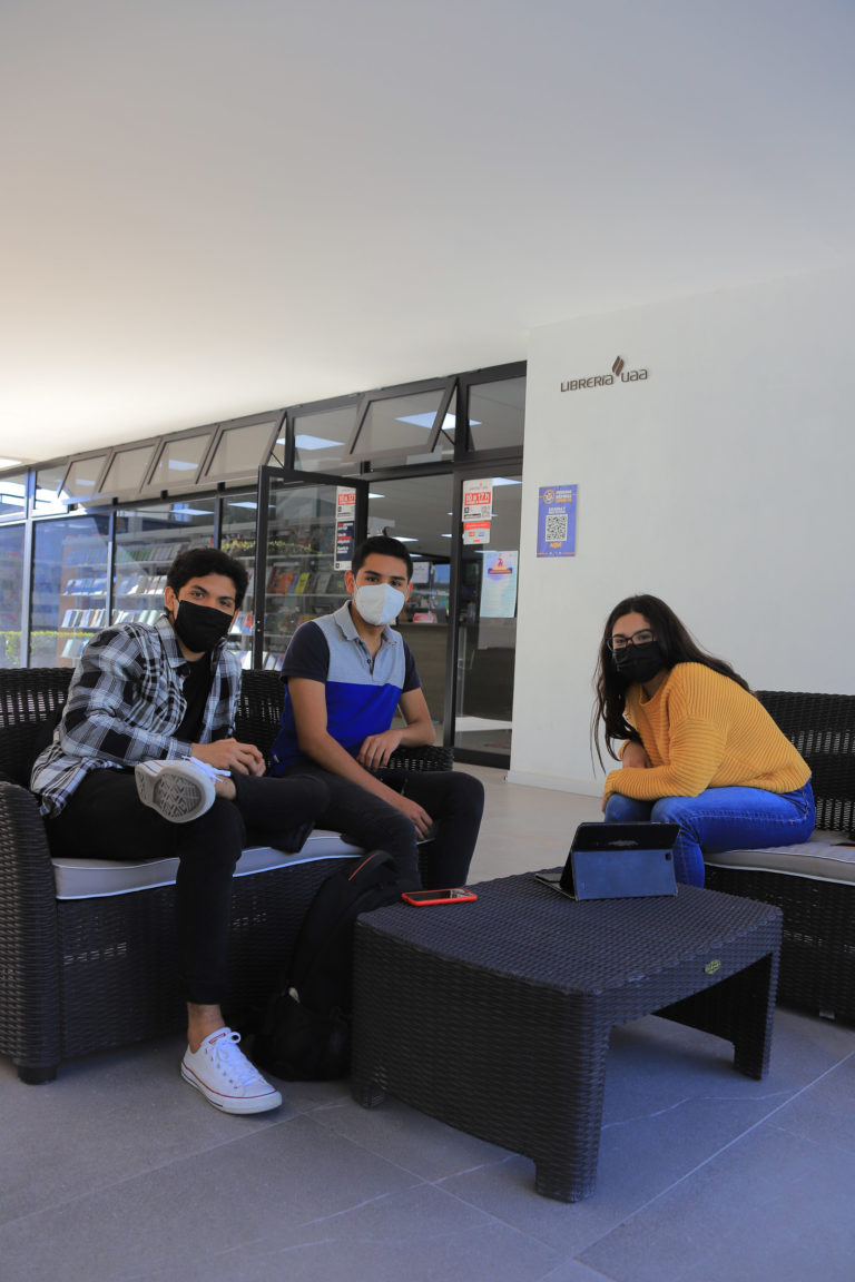 Librería UAA fomenta la lectura y la cercanía con la sociedad