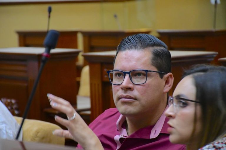 Por vía electoral y penal son las denuncias contra el diputado Juan Luis Jasso