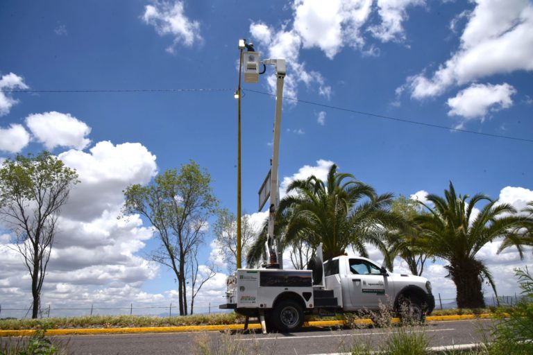 Intensifica municipio capital de Aguascalientes supervisión en el alumbrado público por temporada de lluvias