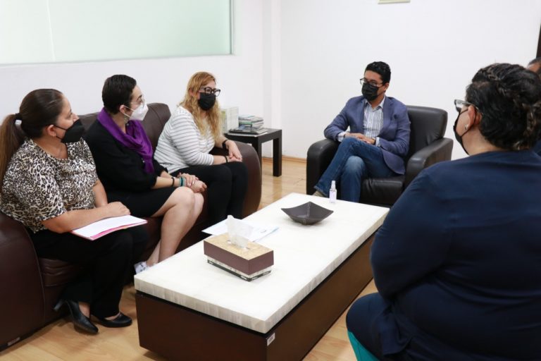 Personal de trabajo social reconoce al IEA por las gestiones realizadas a favor de su regularización salarial   