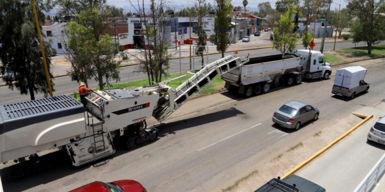 Acelera municipio rehabilitación de avenida en Villas de Nuestra Señora