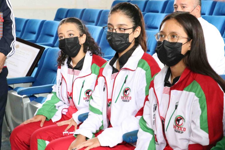 Reciben a delegación de Atletas que represento a Aguascalientes en el 10th WUKF WORLD CHAMPIONSHIPS