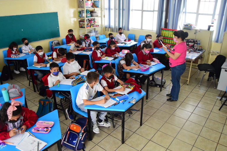 Arranca ciclo escolar, vuelven a las aulas 291,000 alumnos de educación básica