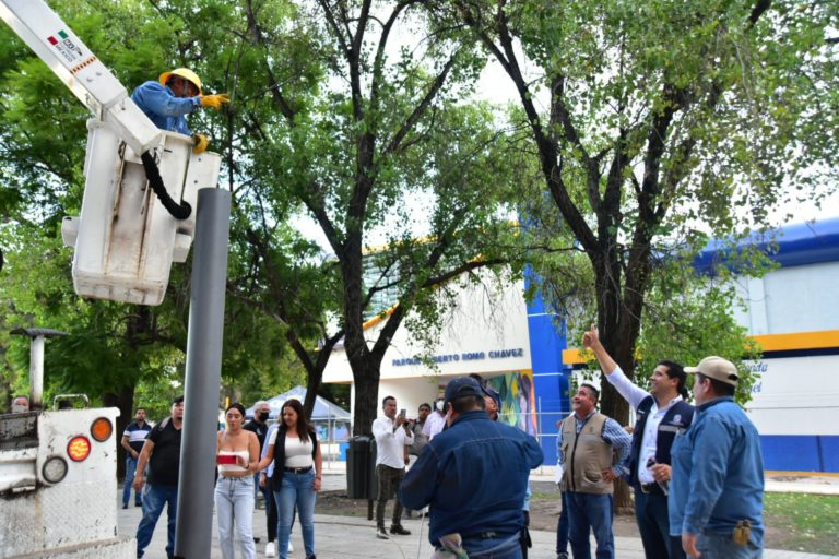 Realizó municipio de Aguascalientes brigada nocturna de servicio comunitario en explanada de Estadio Victoria y zonas aledañas