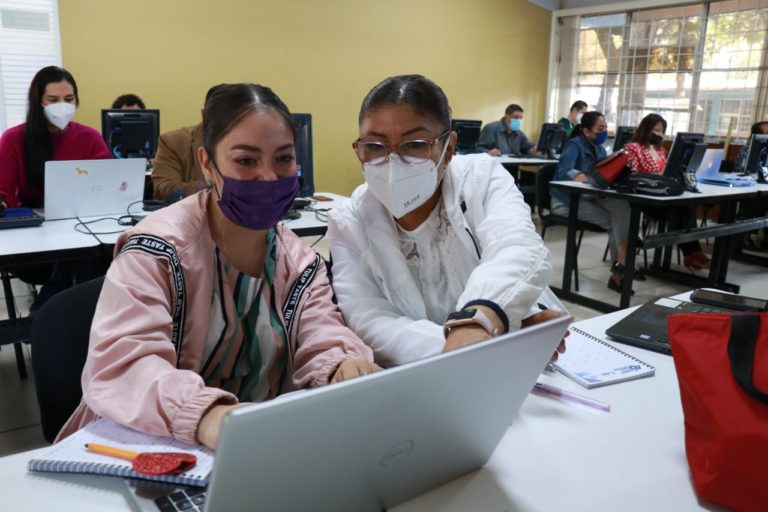 Docentes de escuelas normales se preparan para inicio de ciclo escolar 2022-2023