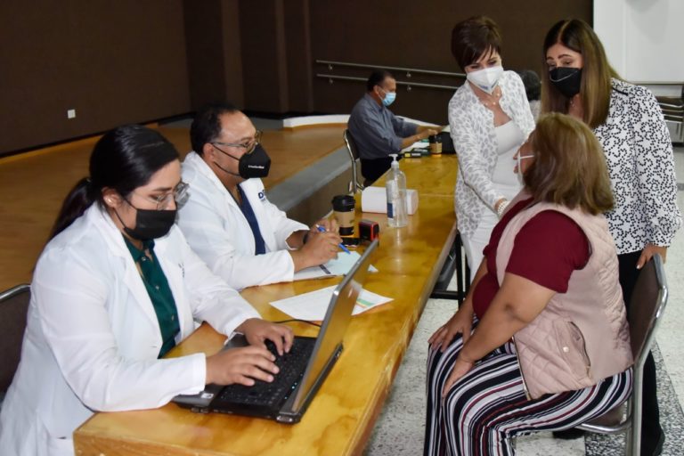 DIF Estatal en Aguascalientes promueve la detección oportuna de osteoporosis y osteopenia 