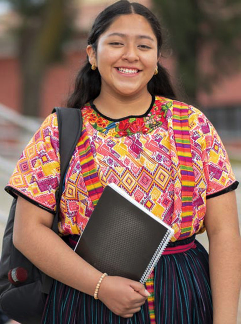 Mujeres indígenas acceden a posiciones de prestigio y liderazgo