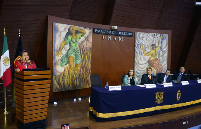 Rigoberta Menchú Tum, Premio Nobel de la Paz ofreció conferencia sobre Justicia Indígena