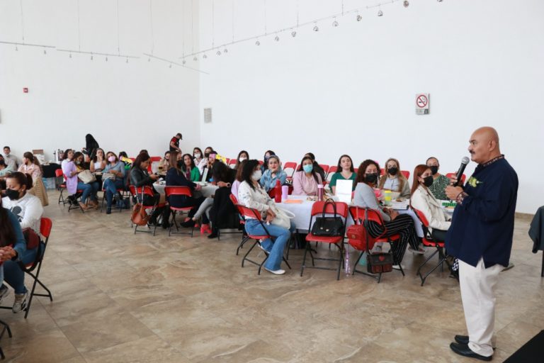 IEA sigue impulsando la capacitación docente a favor de la educación en el estado