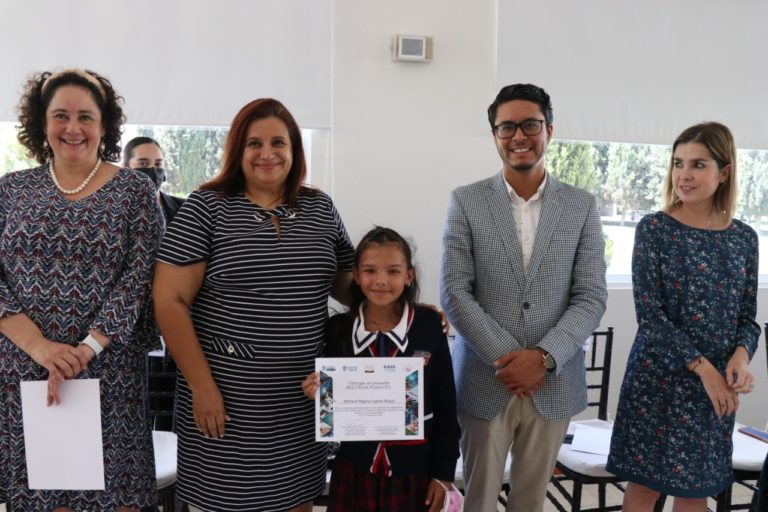 Alumnas de primaria en Aguascalientes participan en “Las niñas en la universidad”