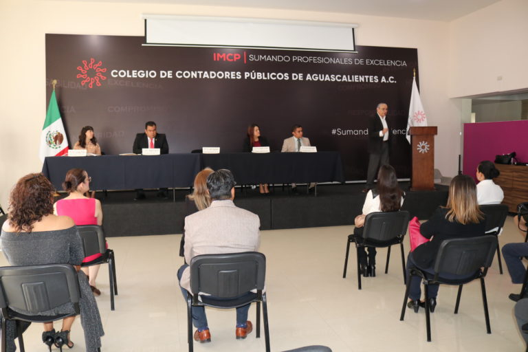 Se hace entrega de reconocimientos por resultados satisfactorios en el Examen Uniforme de Certificación en Contabilidad y Auditoría Gubernamental