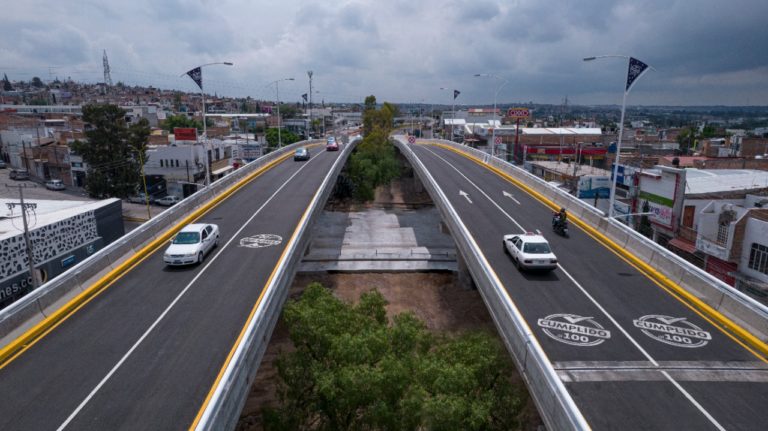 Se abrió el paso a desnivel ubicado en Av. Aguascalientes y Barberena Vega
