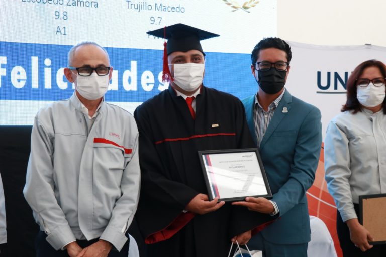 Egresa segunda generación de TSU en producción área manufactura automotriz de Universidad Nissan