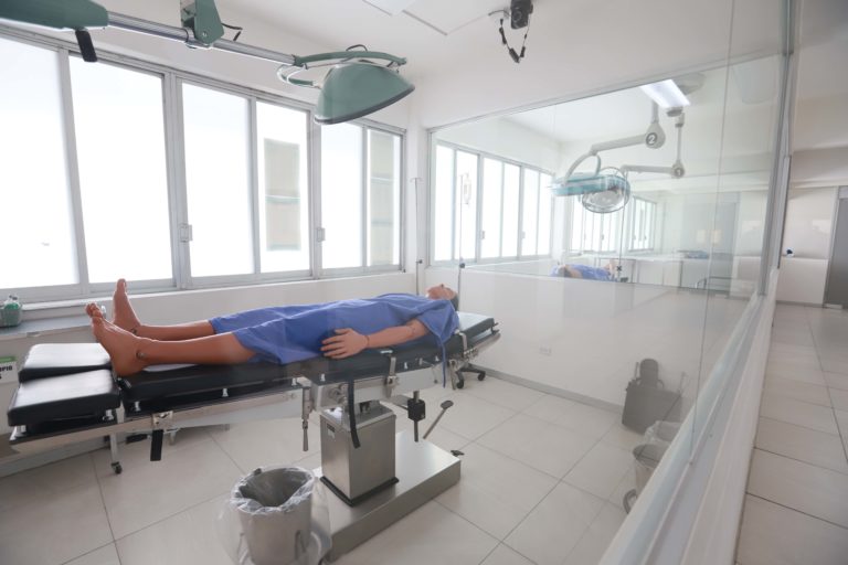 Rector de la UAA realiza recorrido de supervisión en nuevos espacios universitarios