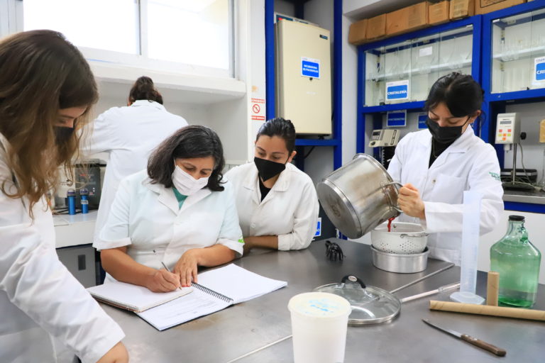 CIEES evalúa la Licenciatura de Ingeniería en Alimentos