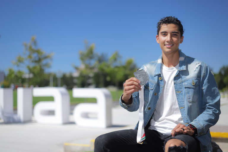 Deportista de la UAA obtiene medalla de plata en competencia internacional de atletismo