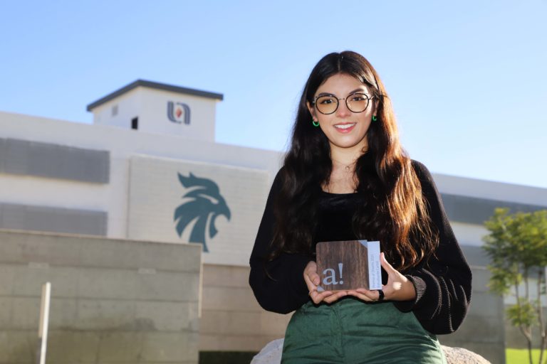 Alumna de diseño gráfico es finalista en Bienal Internacional 