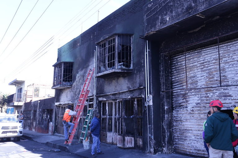 INFONAVIT llama a damnificados por explosión a usar su seguro por daños