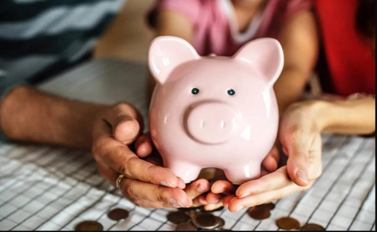 Se pierde el hábito del ahorro por aumento de consumismo 