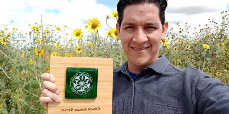 Biólogo de Aguascalientes gana premio internacional en conservación de los polinizadores