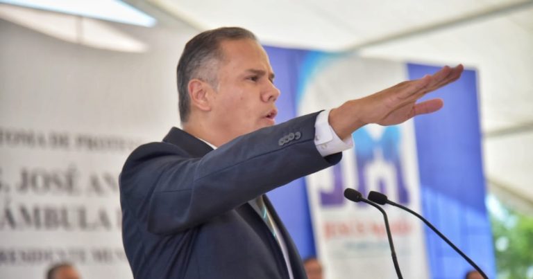 Asistió Antonio Arámbula a la toma de protesta de la gobernadora