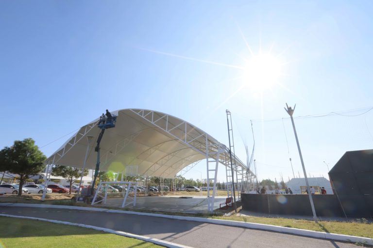 Rector de la UAA da banderazo de inicio de obras