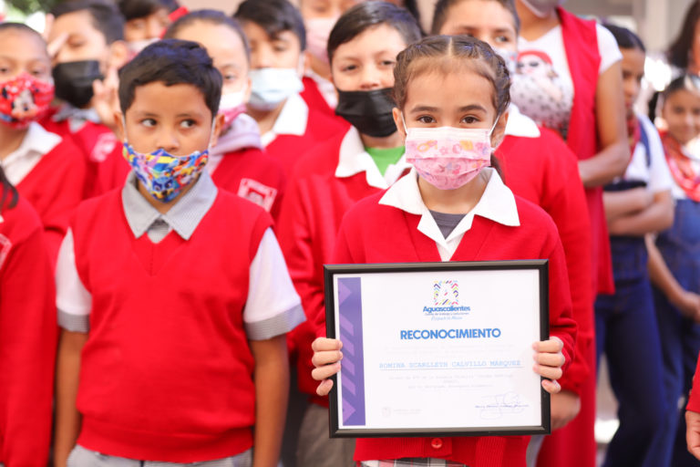 A través de becas se impulsará el sueño de las niñas y niños de Aguascalientes