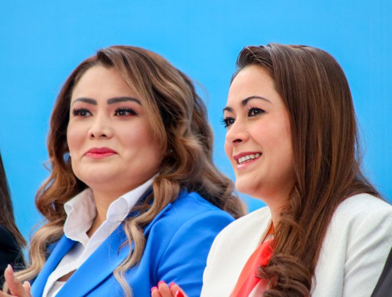 Aurora Jiménez toma protesta como presidenta del voluntariado del DIF Estatal