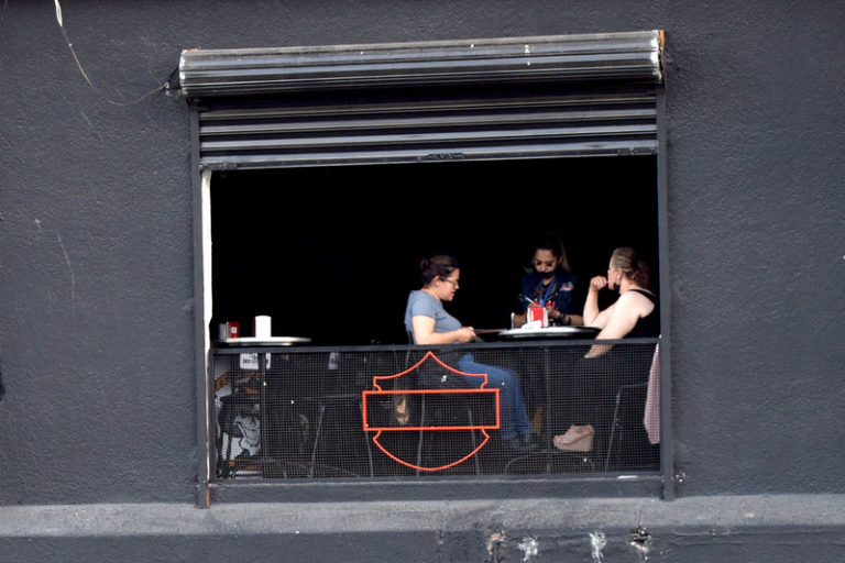 1 de cada 2 bares y restaurantes viola la ley anti tabaco en Aguascalientes