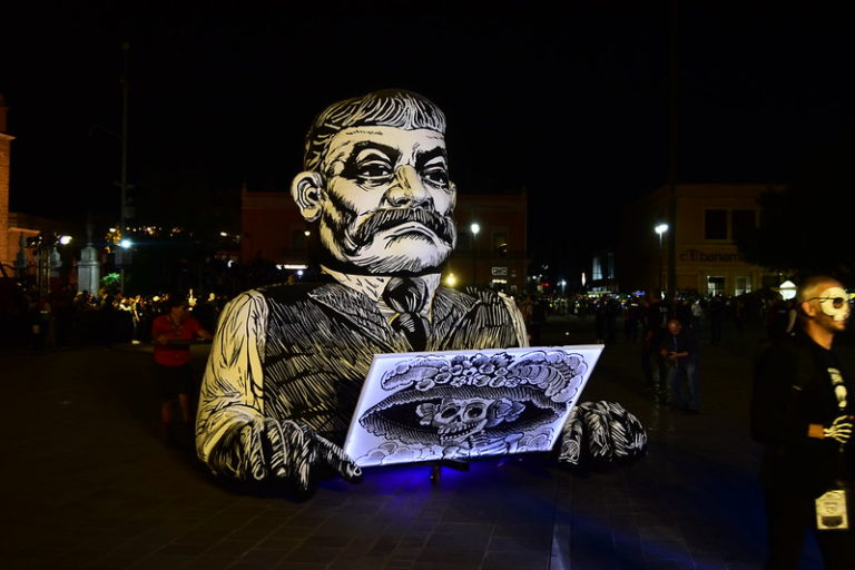Celebraron el desfile en homenaje al reconocido grabador José Guadalupe Posada