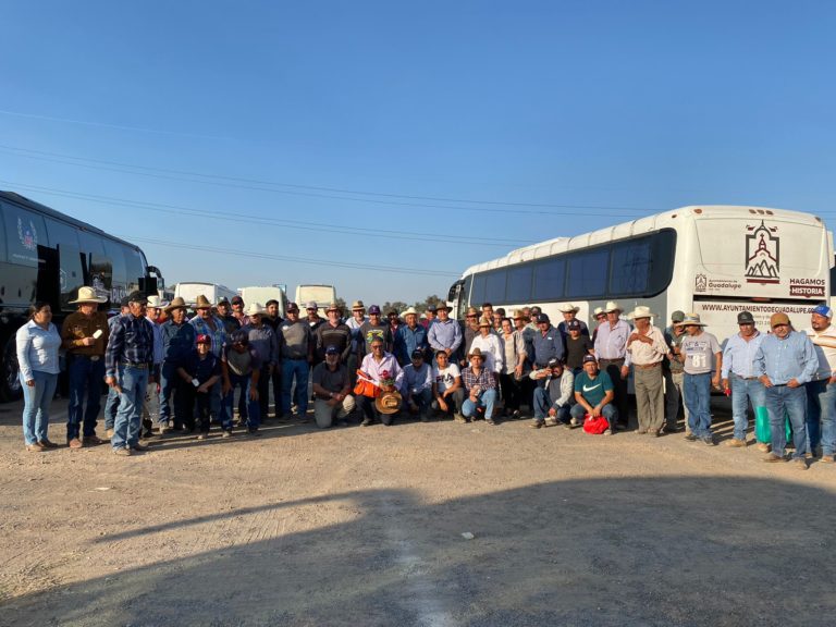 Productores de Jesús María visitan Expo Agroalimentaria en Irapuato 