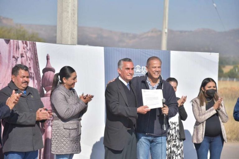 Entrega Jesús María un terreno para un templo en Chichimeco 