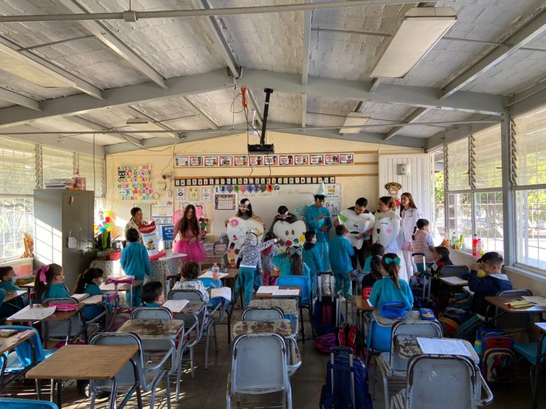 Alumnos de estomatología en Aguascalientes llevan campaña informativa a escuelas primarias