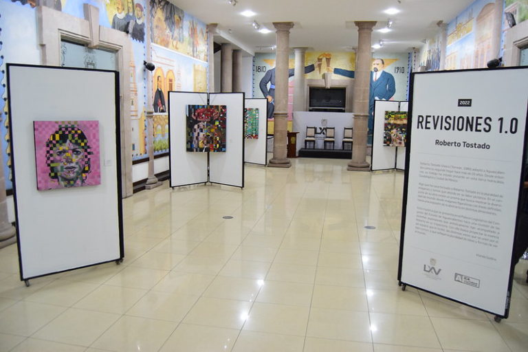 REVISIONES 1.0 una obra pictórica de Roberto Tostado en el vestíbulo del Palacio Legislativo
