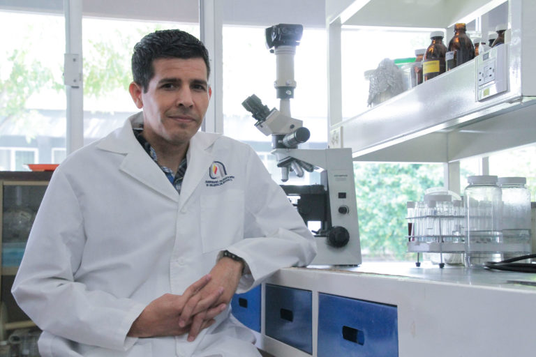 Deterioro de las botellas de plástico podría favorecer la liberación de disruptores endocrinos