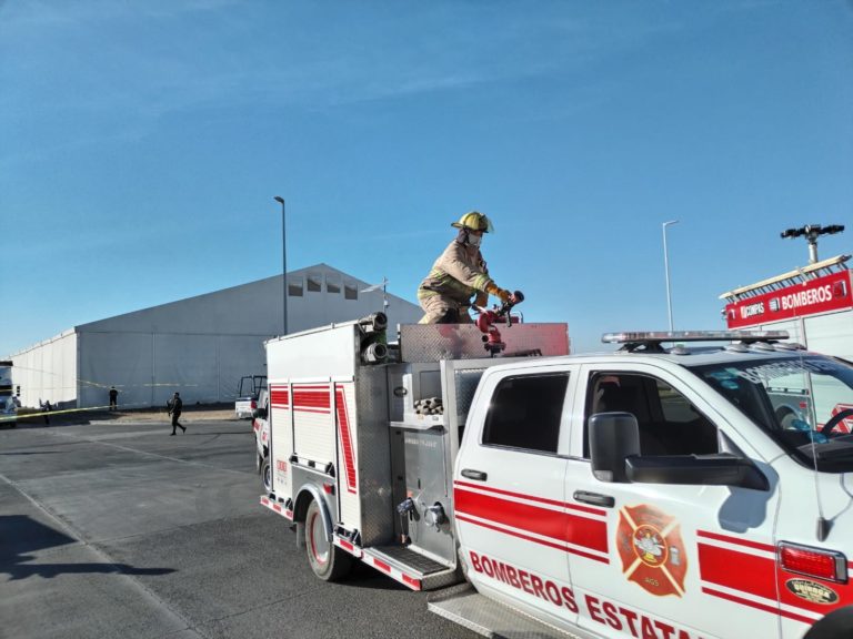 Bomberos participan en simulacro en COMPAS