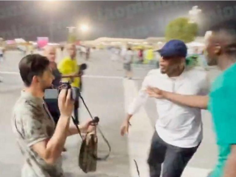 Samuel Eto´o agrede a un youtuber argelino en Qatar