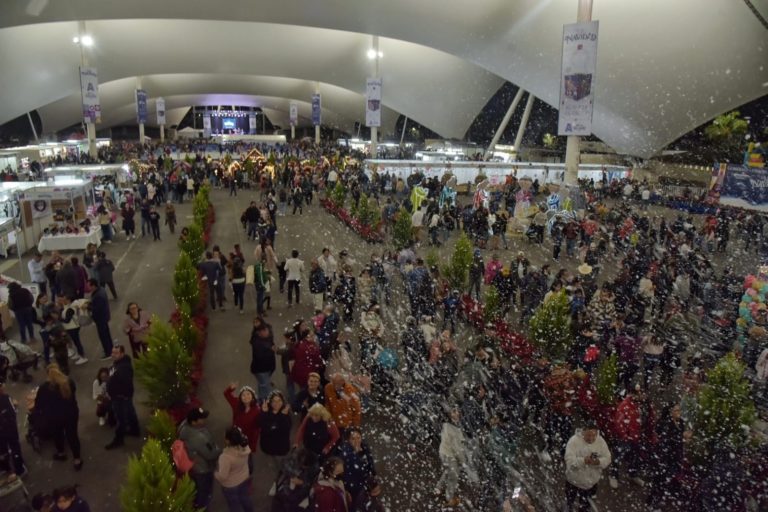 Habilitan transporte gratuito a Villa Navidad en Aguascalientes