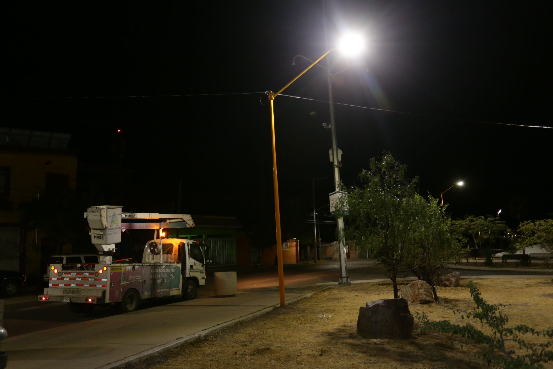 Habilita municipio nuevas luminarias en la comunidad de San Antonio de