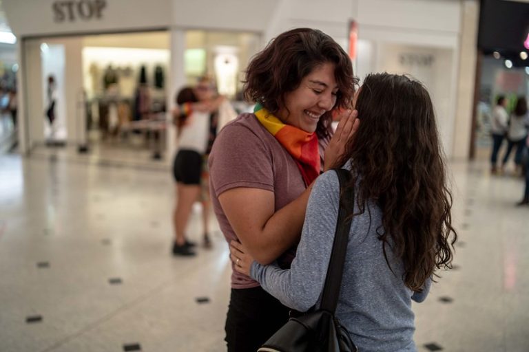 Más que un beso: historias de mujeres y feminismos en Aguascalientes, parte III/ Origami