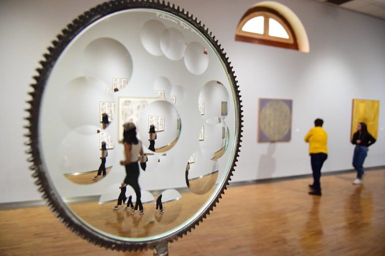 Pago en especie, una exhibición en el Museo de Arte Contemporáneo No. 8