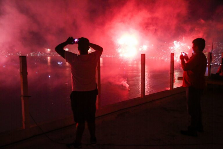 Siempre somos nosotros/ Bajo presión