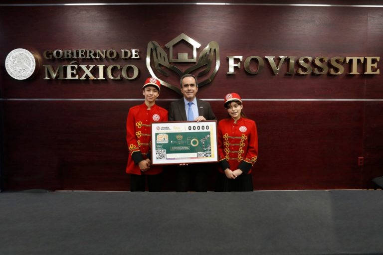 Develan billete de lotería para celebrar el 50 aniversario del FOVISSSTE