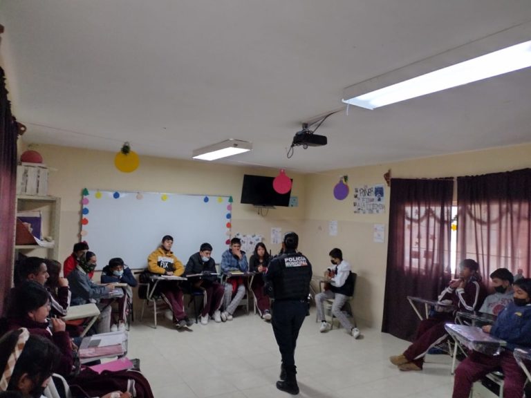 Centro Estatal de Prevención imparte plática Lazos Familiares 